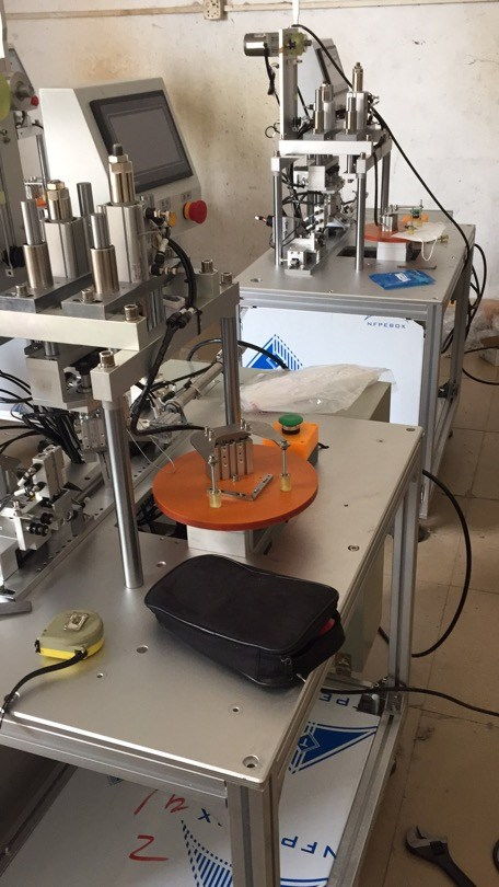 口罩耳帶自動點(diǎn)焊機(jī)生產(chǎn)廠家服務(wù)為先 多圖